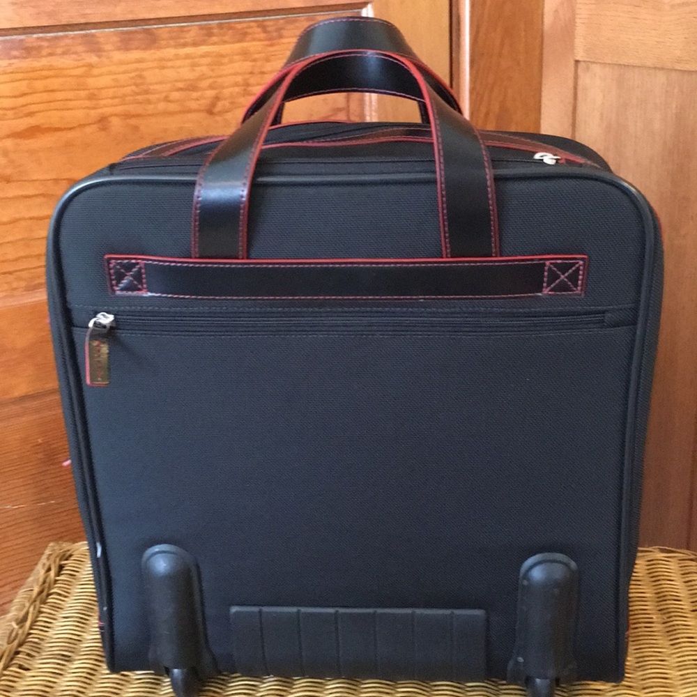 Jack George’s Milano Vertical Wheeled Brief Case. - Picture 3 of 6